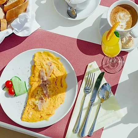 Romana Aparthotel 4*