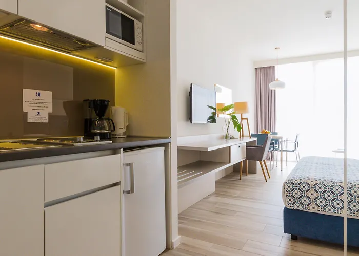 Romana Aparthotel 4*