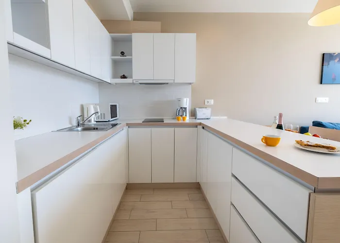 Romana Aparthotel 4*